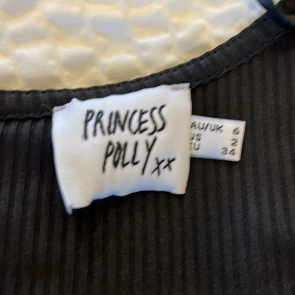 Princess Polly 1-piece fitted romper in ribbed stretch. Empire bust. Size 2 - Picture 4 of 4